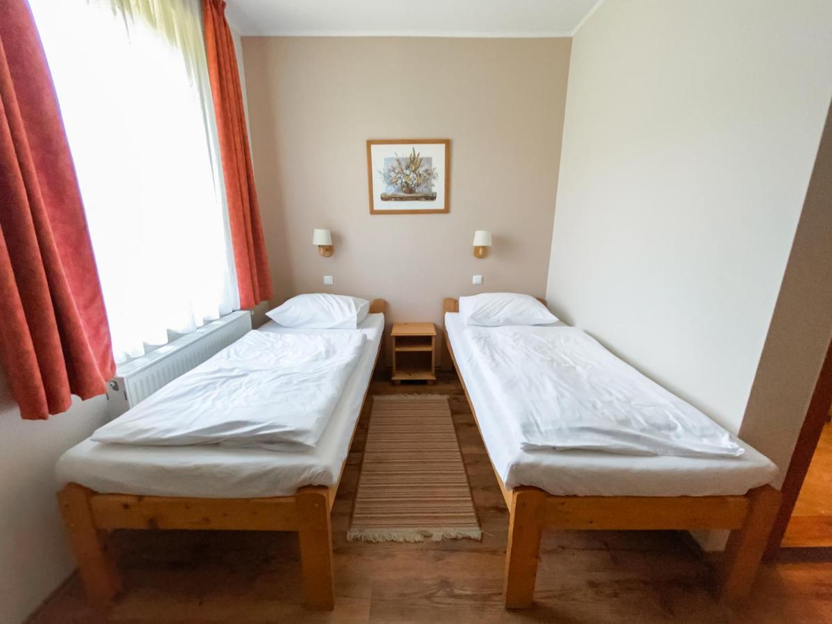Anna Panzio Hotel Dunavarsány Buitenkant foto