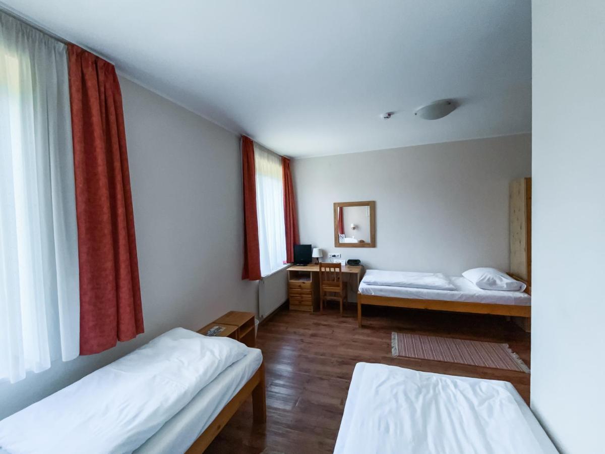 Anna Panzio Hotel Dunavarsány Buitenkant foto