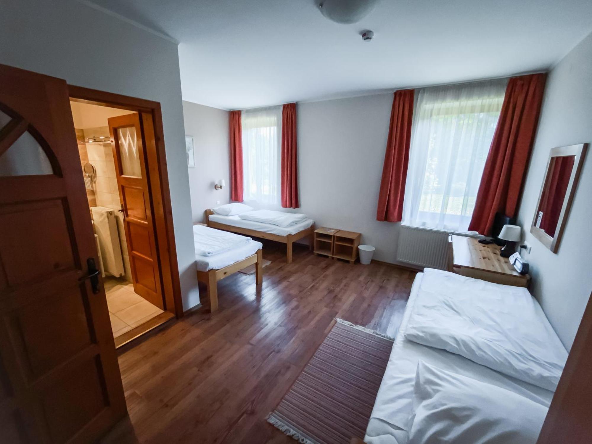 Anna Panzio Hotel Dunavarsány Buitenkant foto