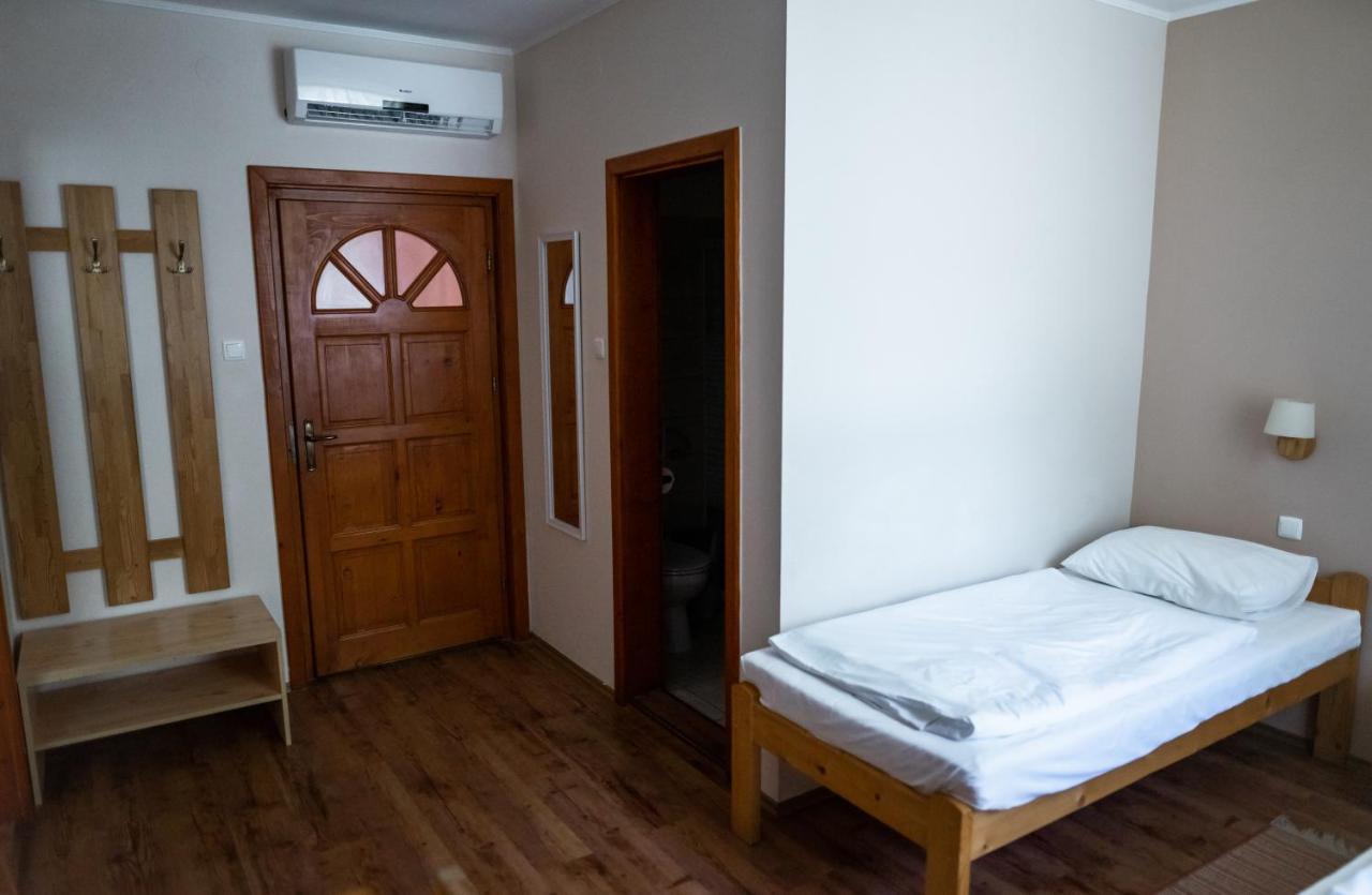 Anna Panzio Hotel Dunavarsány Buitenkant foto