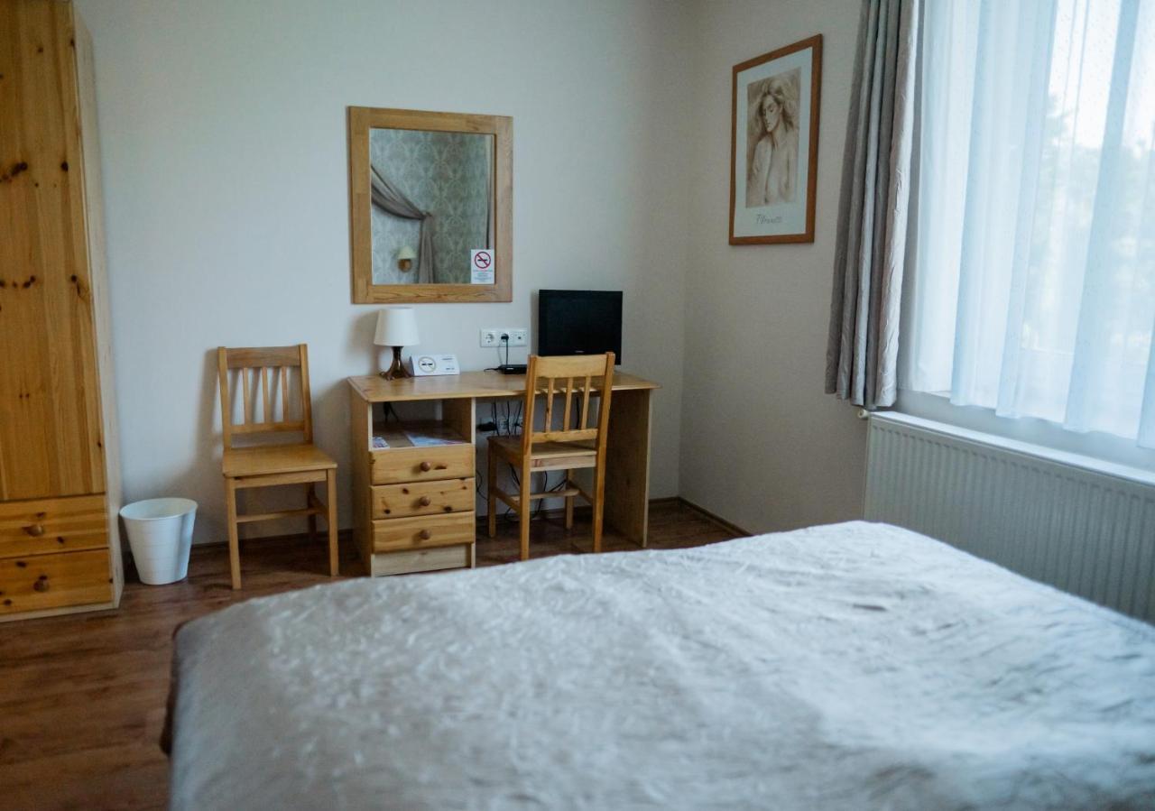 Anna Panzio Hotel Dunavarsány Buitenkant foto