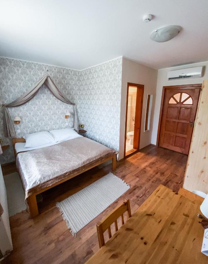 Anna Panzio Hotel Dunavarsány Buitenkant foto