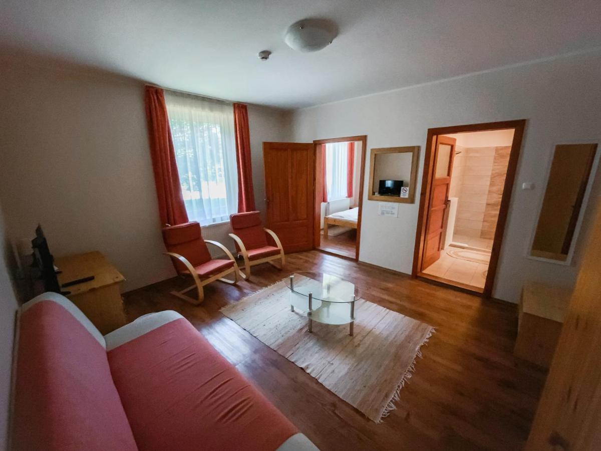 Anna Panzio Hotel Dunavarsány Buitenkant foto