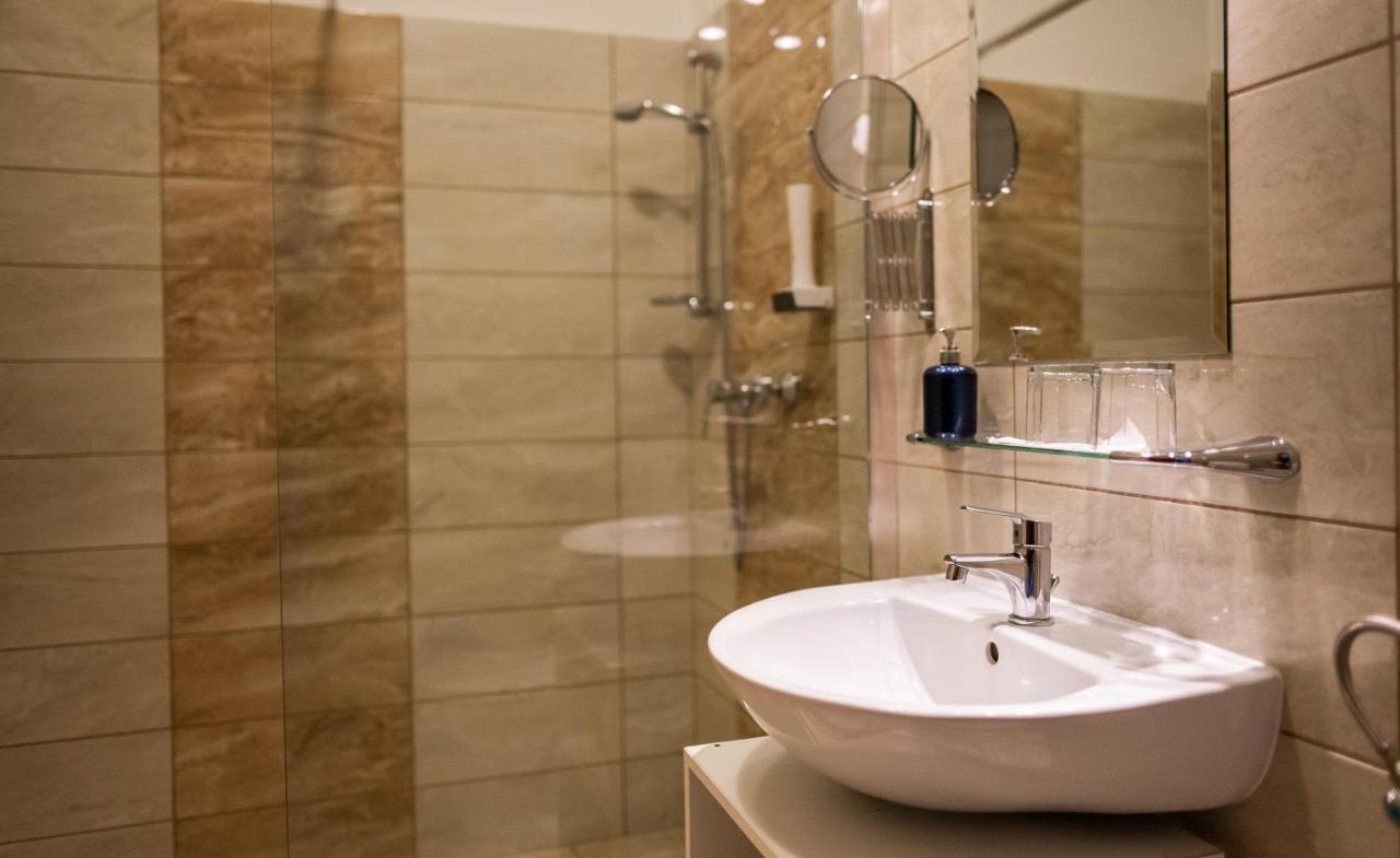 Anna Panzio Hotel Dunavarsány Buitenkant foto
