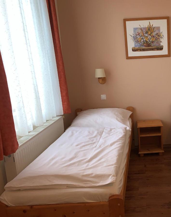 Anna Panzio Hotel Dunavarsány Buitenkant foto